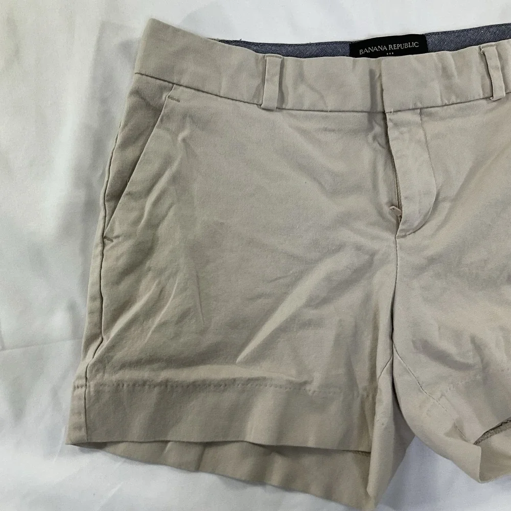Banana Republic Women's Sz 0P Petite Khaki Shorts 4